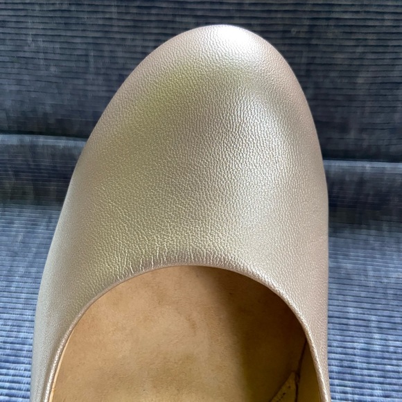 Gigi size 9 gold pumps new without tags - Picture 2 of 10